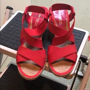 Andre Assous strappy wedge sandals